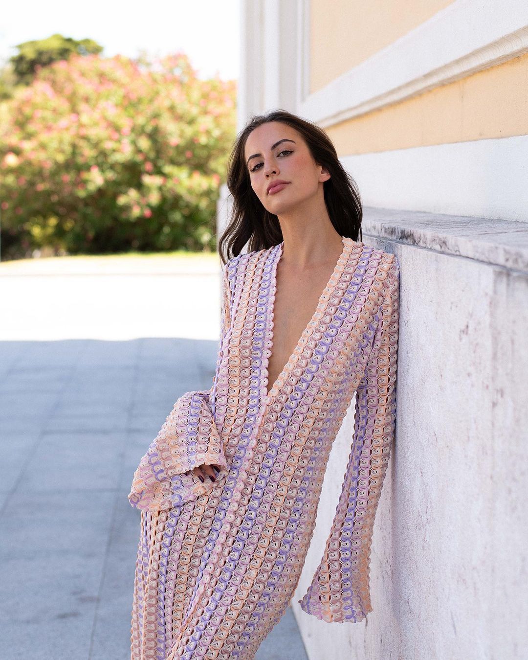 Robe maxi élégante pour femmes avec décolleté en V profond et manches larges Chic und Stil