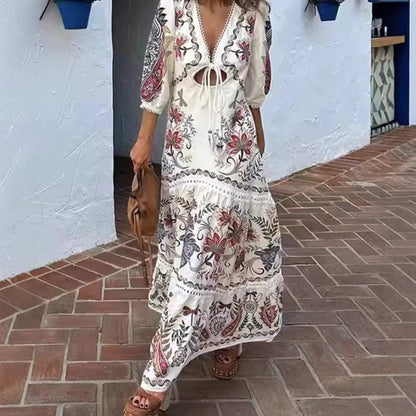 Robe maxi femme avec broderies florales et décolleté en V Chic und Stil