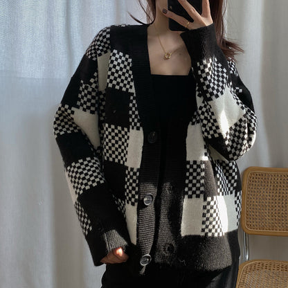 Dames gros tricot cardigan avec motif à carreaux contrastant et détails de boutons Chic und Stil