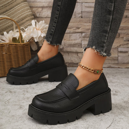 Chaussons à plateforme pour femmes avec semelle profilée antidérapante et design à la mode Chic und Stil