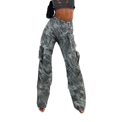 Wide-leg cargo pants for women with playful print Chic und Stil