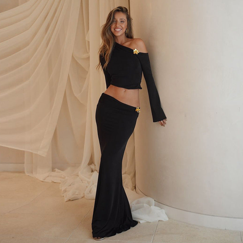 Robe maxi élégante pour dames avec un design asymétrique à une épaule et des manches longues. Chic und Stil.