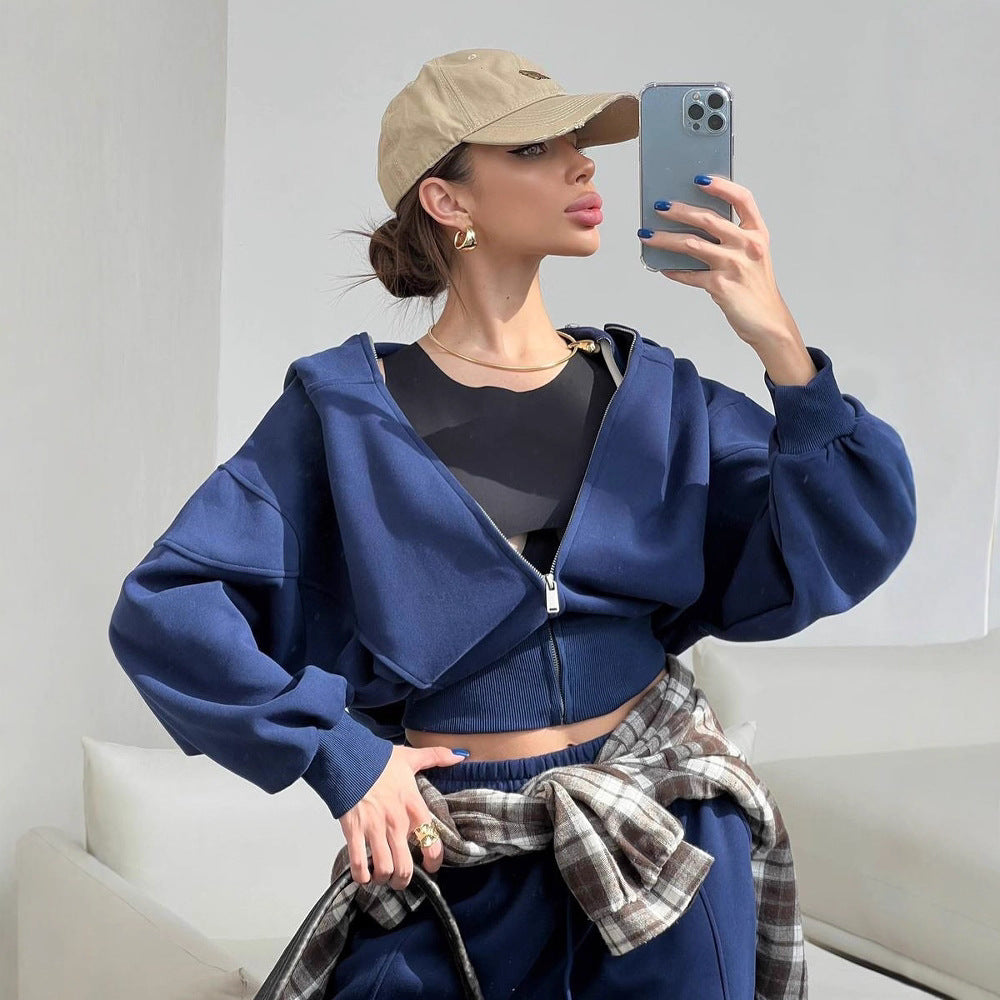 Short athletic set for women with zipper and comfortable loose pants Chic und Stil