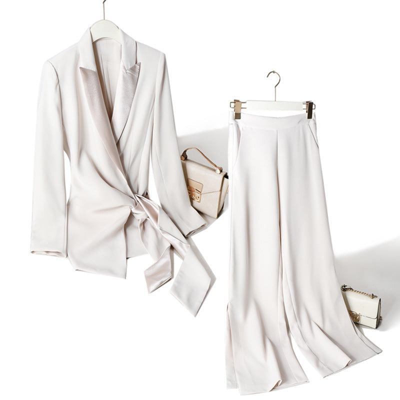 Elegant double-breasted cross blazer set and wide-leg pants for women Chic und Stil