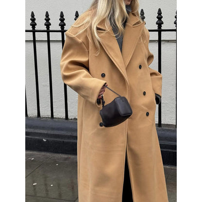 Elegant women's wool coat with a modern retro design Chic and Style