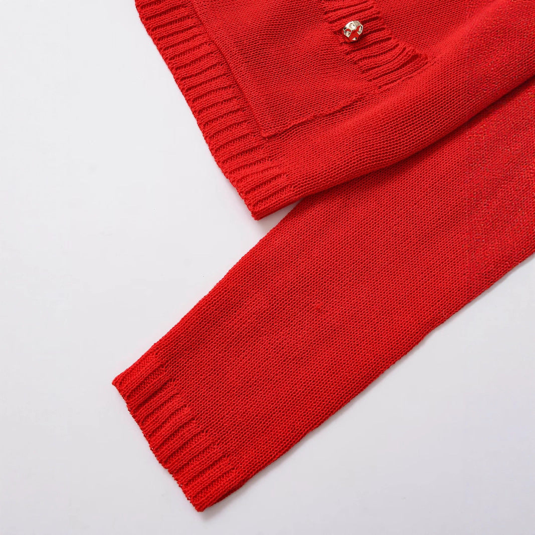 Women's knitted jacket with elegant button details and practical pockets Chic and Style