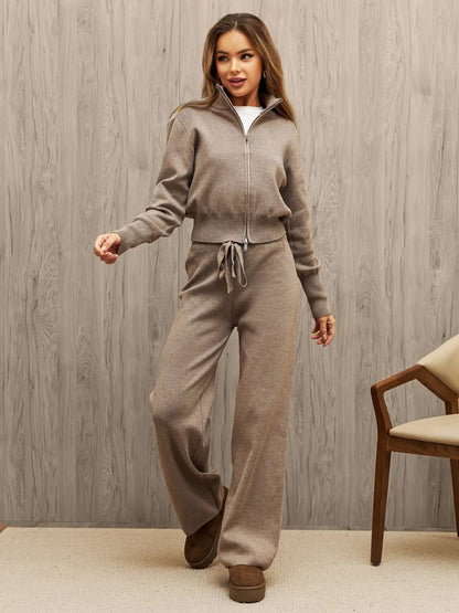 Casual fleece jacket for women with zipper and wide pants Chic und Stil
