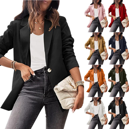 Veste élégante pour femmes avec coupe originale et détails de boutons discrets Chic und Stil