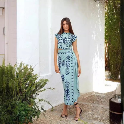 Robe maxi pour femmes avec design brodé artistique et haut cintré Chic und Stil