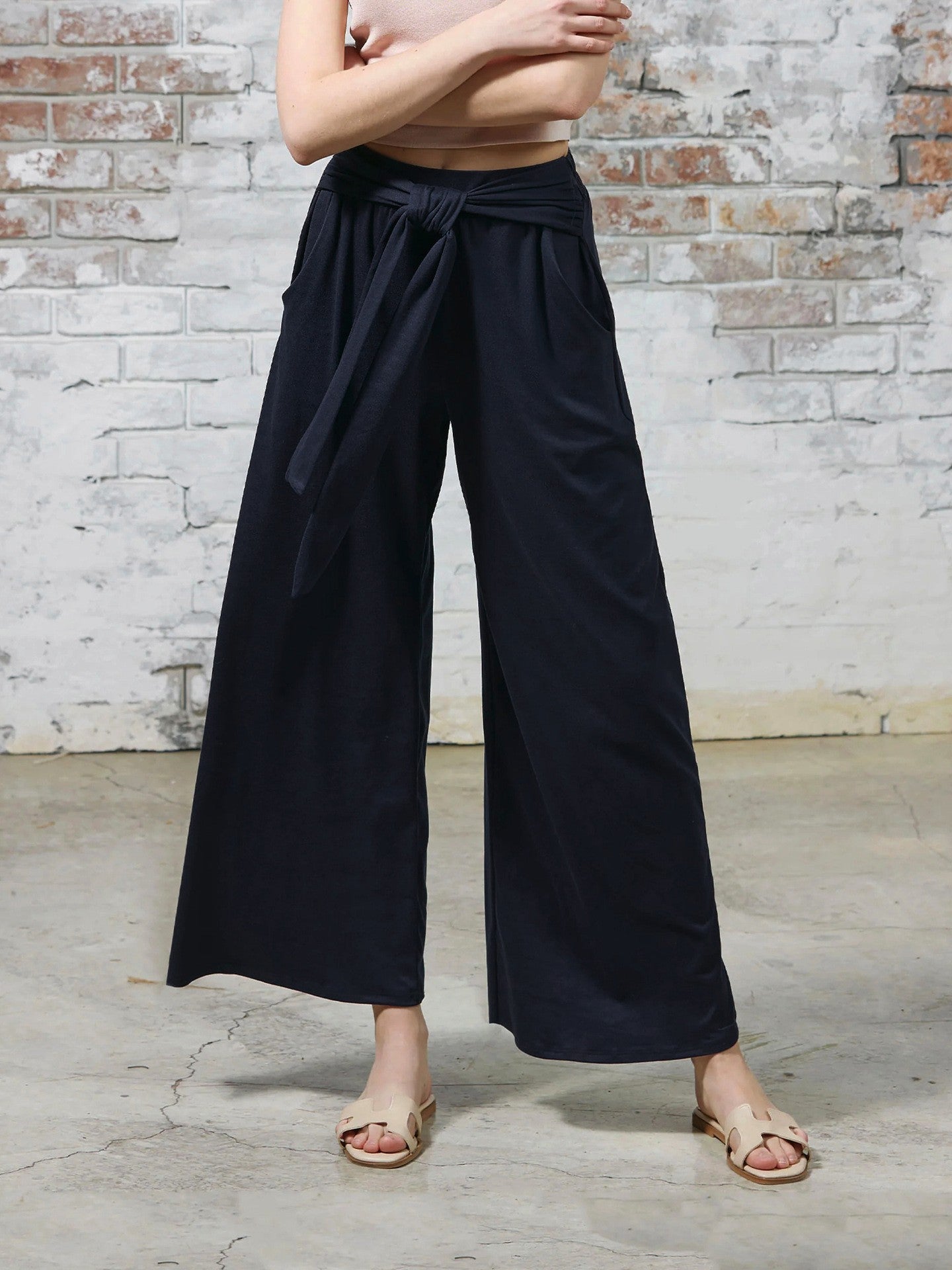 Loose jersey pants for women with a tie belt and high waist Chic and Style