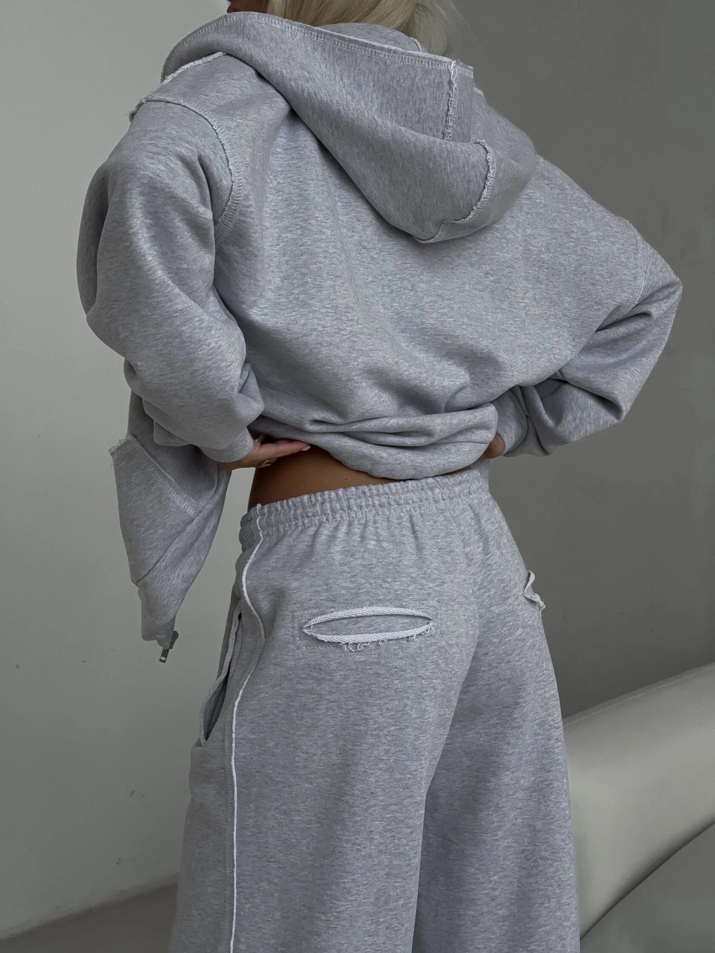 Oversized hoodie set for women and casual pants.