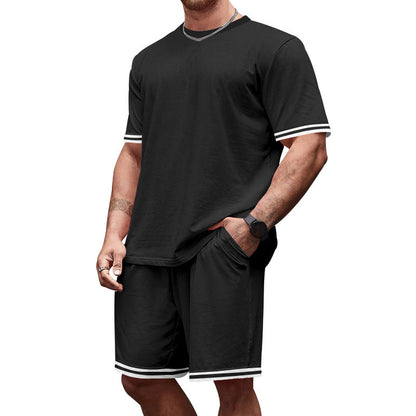 Ensemble de t-shirt sportif pour hommes et shorts avec tissu respirant et détails contrastés Chic und Stil