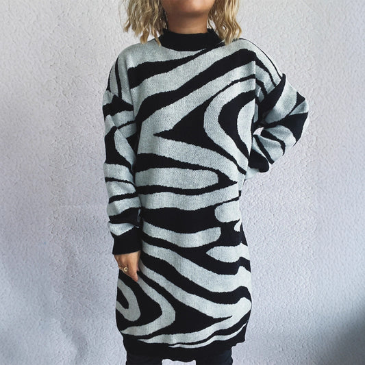 Pull en grosse maille pour femmes avec un design zébré moderne et col montant Chic und Stil
