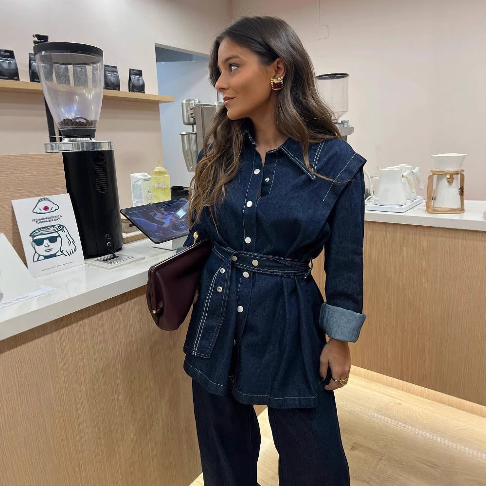 Chemisier en denim pour femmes avec boutons cintrés et coupe tendance Chic und Stil