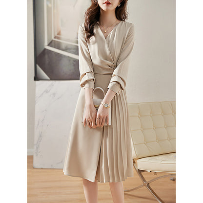 Robe midi plissée élégante pour femme avec détails de bouton Chic und Stil