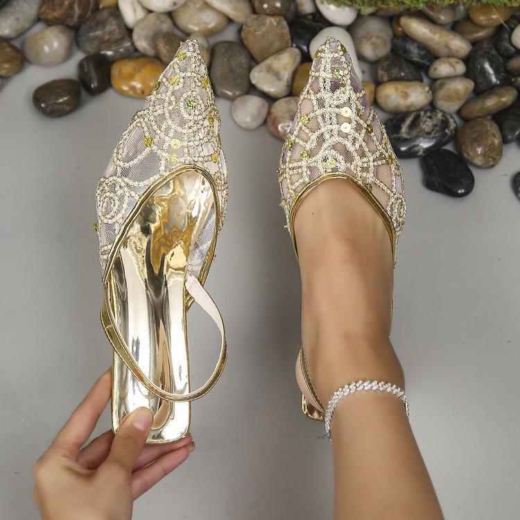 Dames Escarpins à talon ouvert élégants avec un motif en dentelle délicat et un talon bloc confortable Chic und Stil