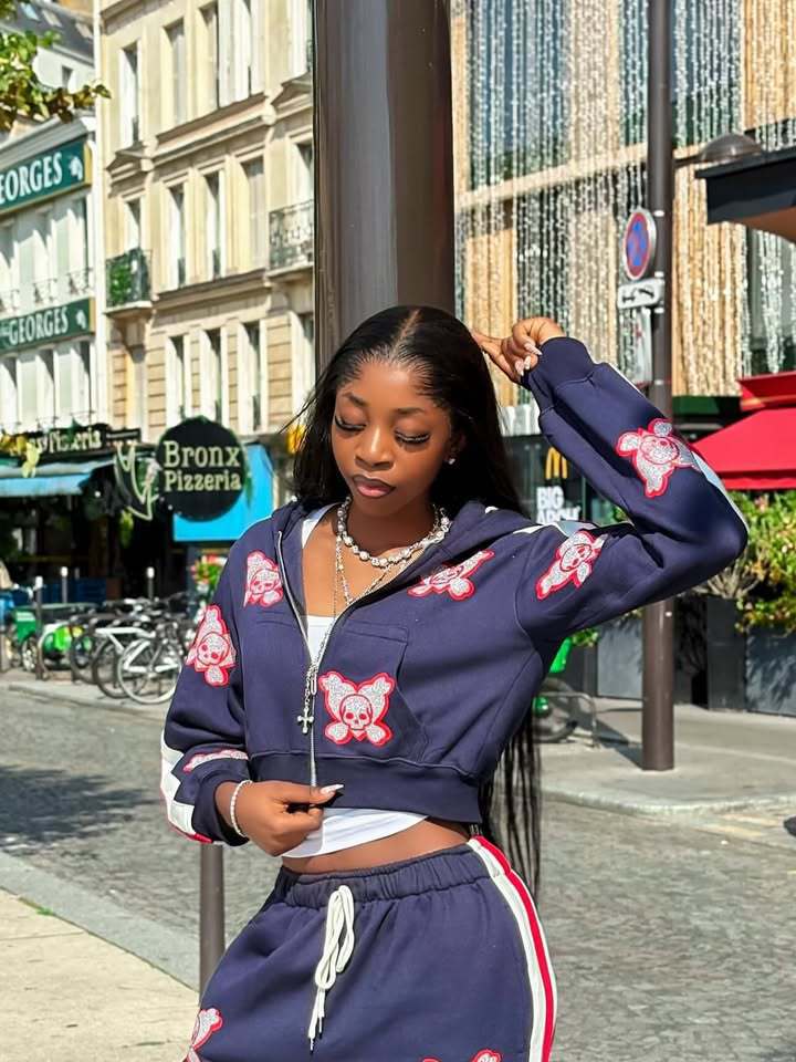 Dames Ensemble de Lounge Sportif avec Veste à Capuche et Ceinture Élastique Chic und Stil