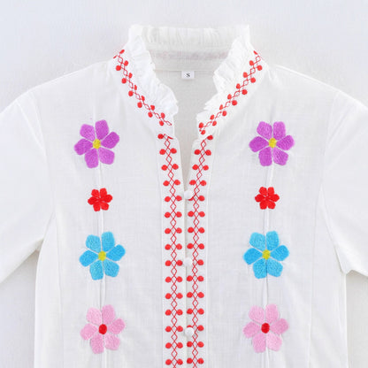 Chemisier pour femme avec broderies colorées et design romantique à volants Chic und Stil