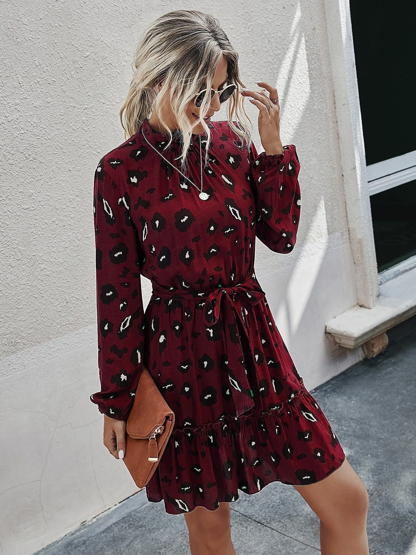 Robe Mini à Volants Floraux pour Femmes Chic und Stil