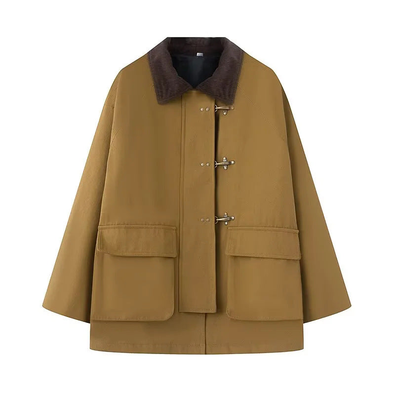 Oversized trench coat for women with classic high collar and practical pockets Chic und Stil