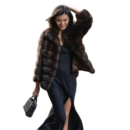 Dames Élégante veste courte en fausse fourrure luxueuse avec un design volumineux Chic und Stil