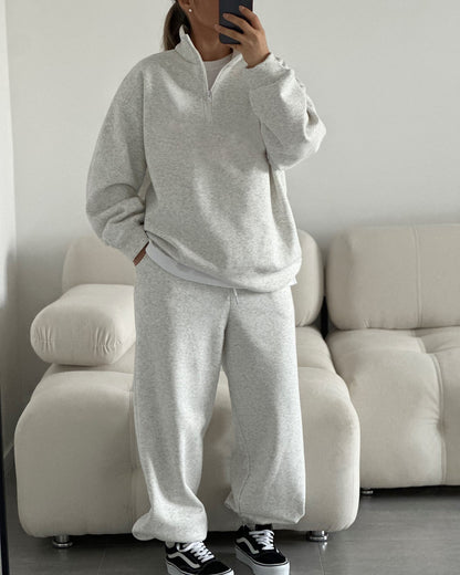 Women casual hoodie and jogging pants Chic and Style