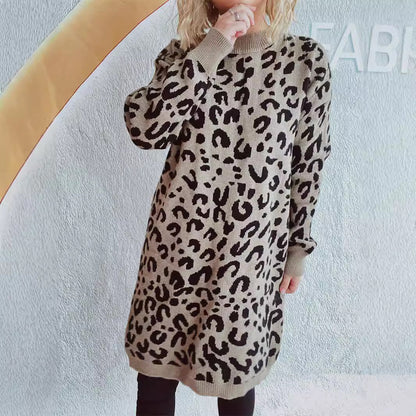 Robe en grosse maille pour dames avec un motif léopard moderne Chic und Stil