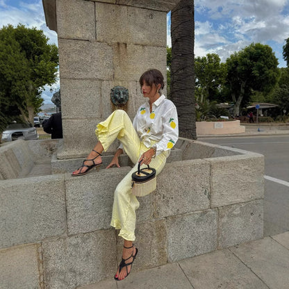 Chemisier pour femmes avec un motif joyeux de citrons Chic und Stil