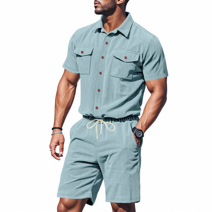 Costume de loisirs élégant pour hommes avec des détails structurés et des poches poitrine pratiques Chic und Stil