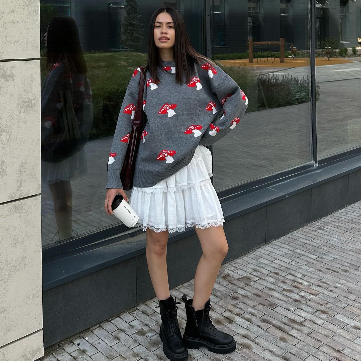 Pull femme avec un design de champignon créatif et une coupe décontractée Chic und Stil