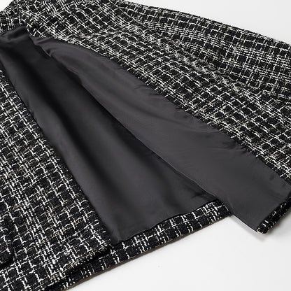 Dames élégante veste courte dans un style tweed à la mode avec des détails de boutons dorés Chic und Stil