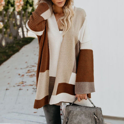 Cardigan féminin à la mode avec tricot doux et manches spacieuses Chic und Stil