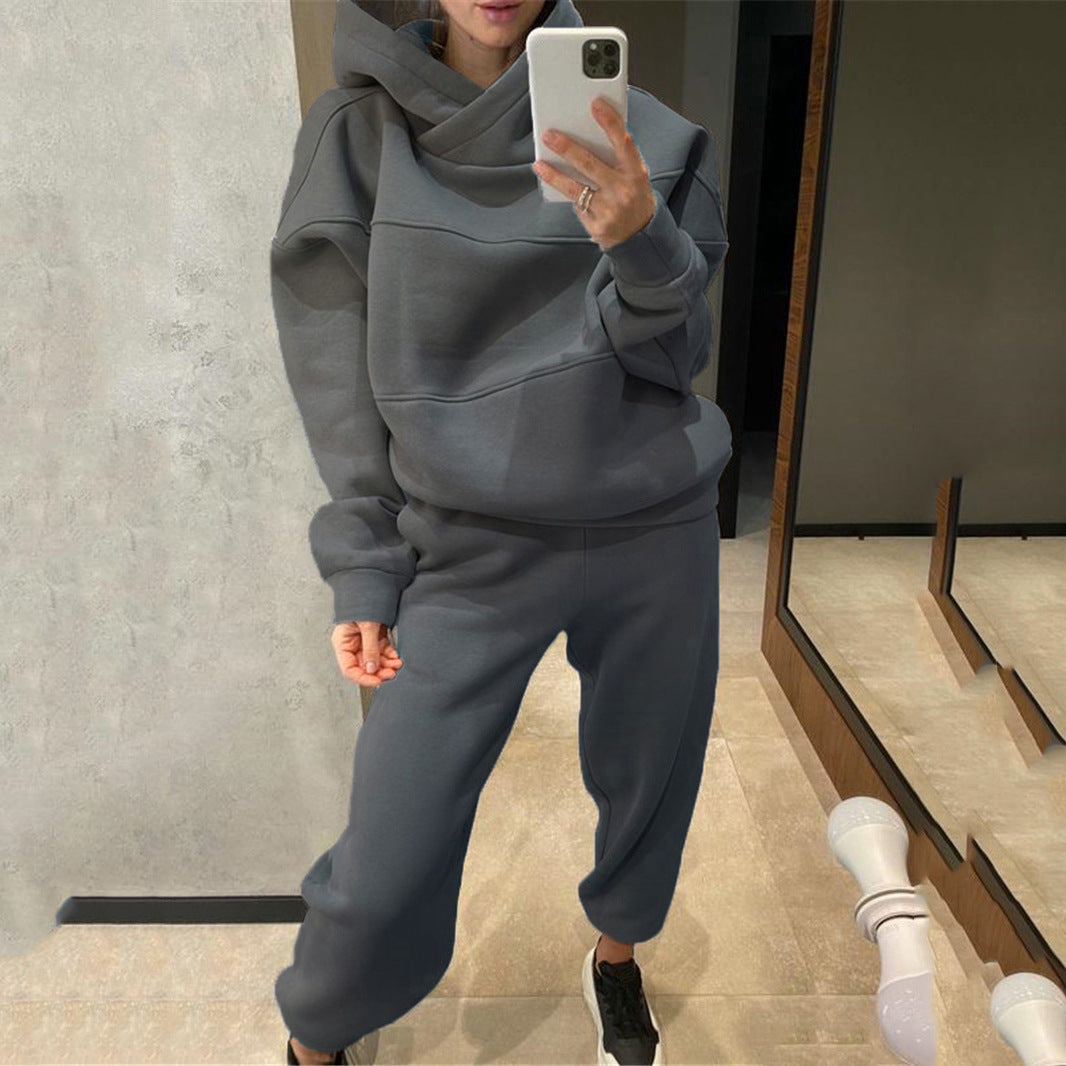 Casual hoodie for women with modern fit casual jogger pants Chic and Style