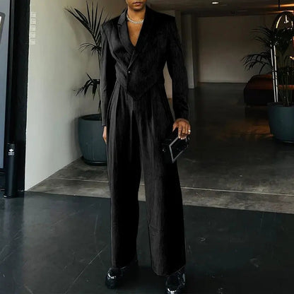 Women's elegant blazer with high silhouette and matching pants Chic and Style