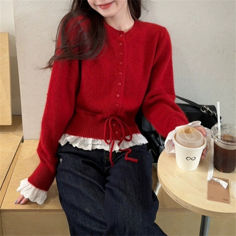 Cardigan en tricot romantique pour femmes avec dentelle et détails de boutons Chic und Stil