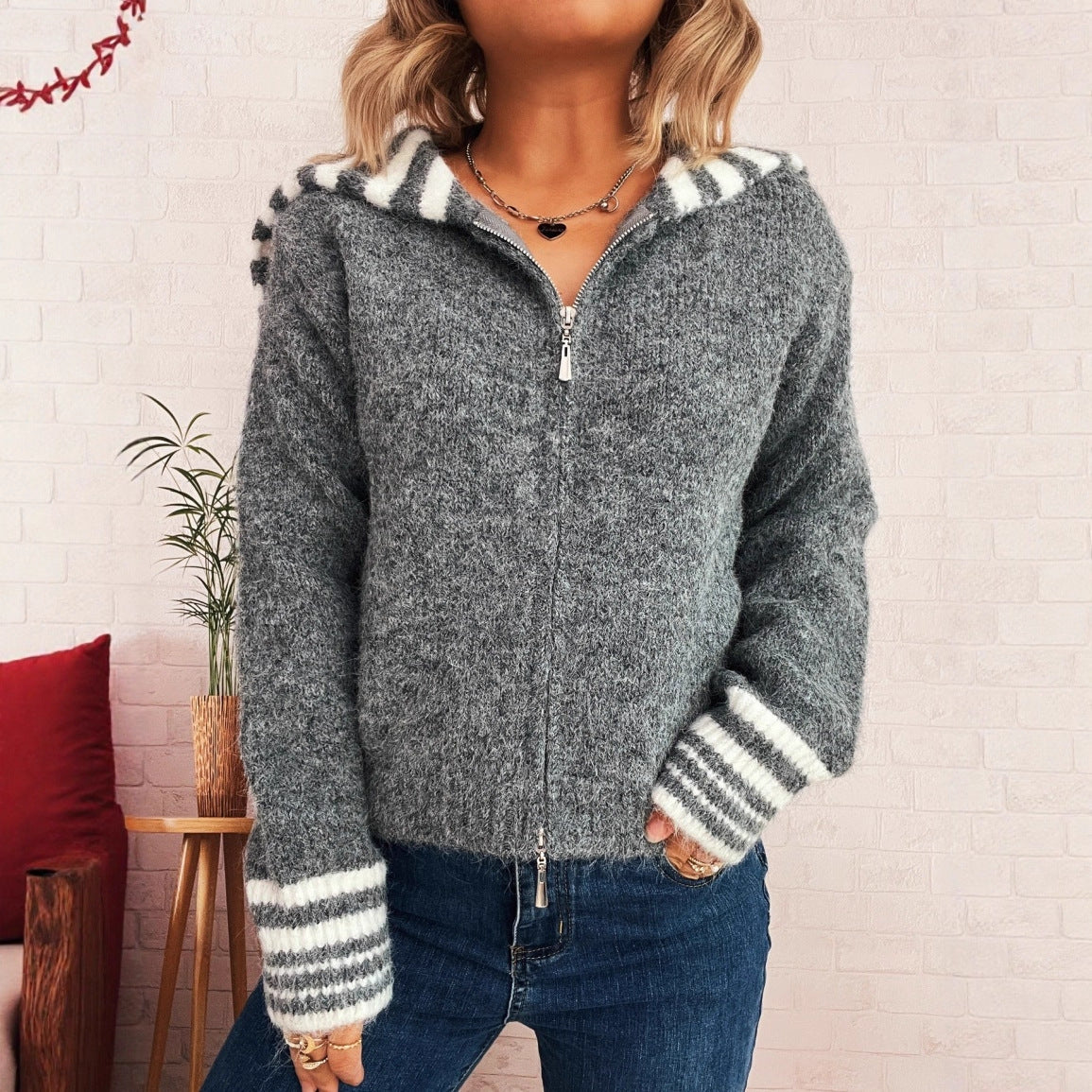 Dames pull-over en tricot cozy avec une fermeture éclair élégante et des rayures à la mode Chic und Stil
