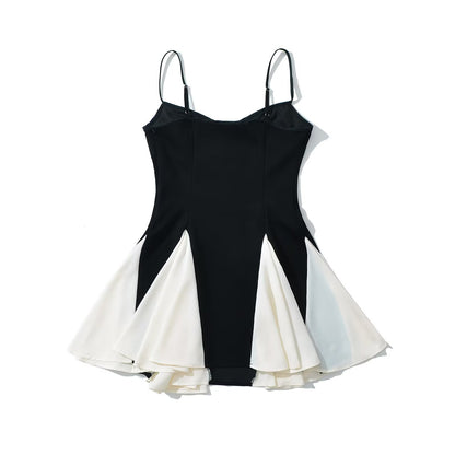 Robe d'été pour femmes avec un design contrastant éclatant Chic und Stil