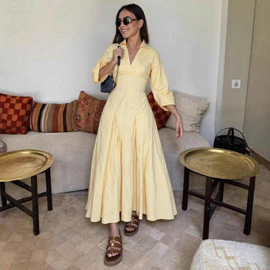 Robe chemise pour dames avec un élégant décolleté en V et des manches larges Chic und Stil