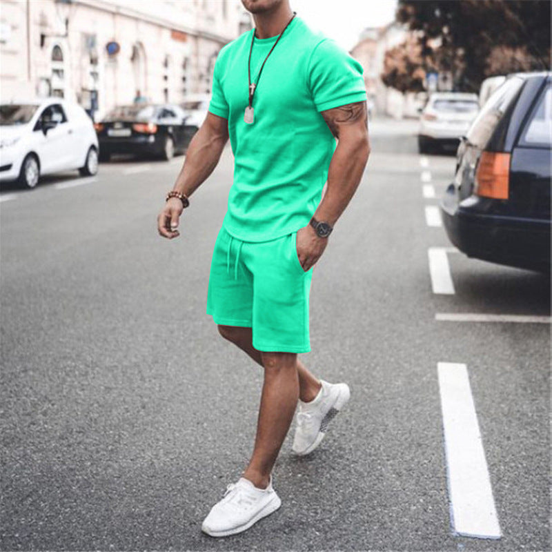 Ensemble d'été sportif pour hommes avec t-shirt respirant et shorts Chic und Stil