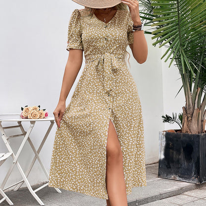 Robe maxi pour femmes avec imprimé floral et ceinture réglable à la taille Chic und Stil