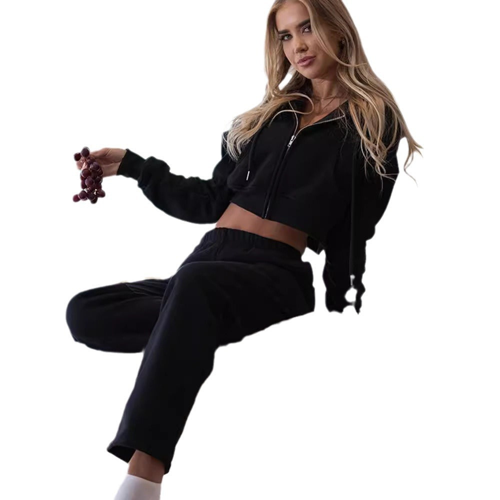 Chic and Style women's cropped sporty hoodie set with comfortable jogger pants