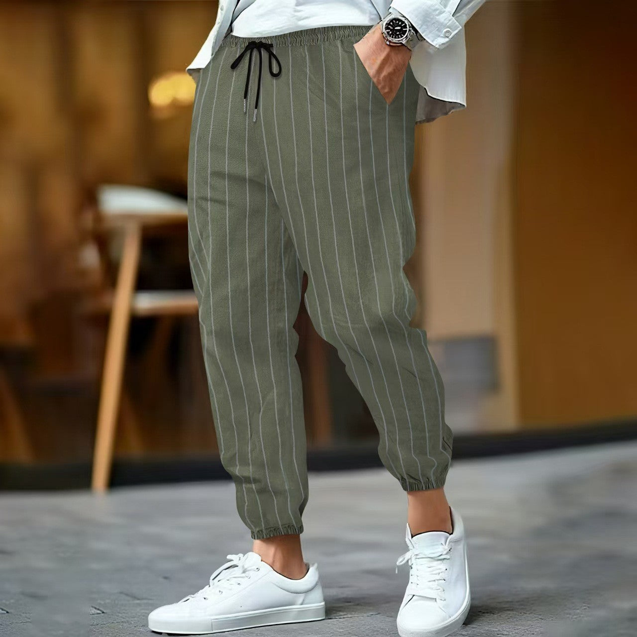 Elegant casual pants for men with a striped pattern Chic and Style