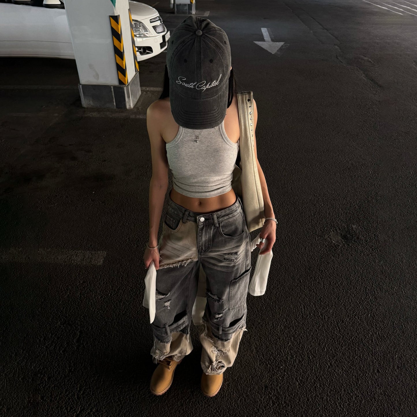 Dames Cargo-Jeans avec un lavage unique et des détails déchirés Chic und Stil