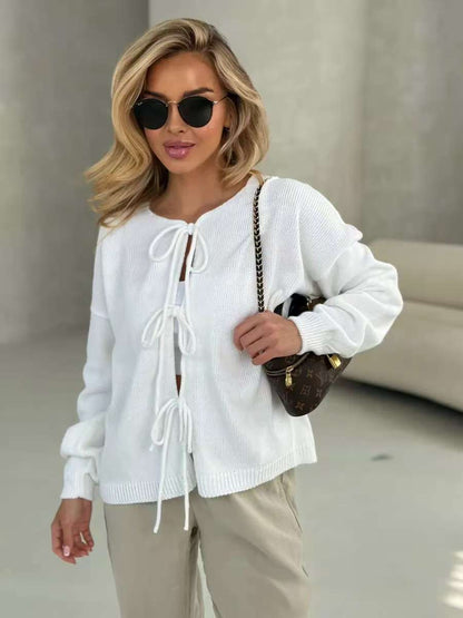 Pull en tricot pour femmes avec un lacet élégant et une coupe confortable Chic und Stil