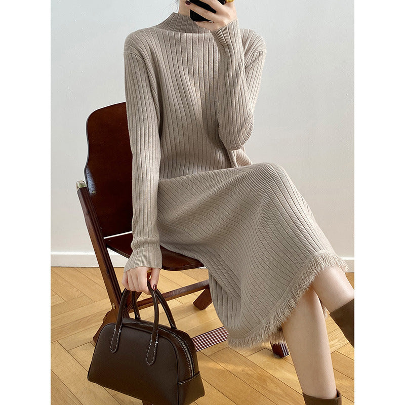 Robe en tricot pour femmes avec col montant et motif à rayures Chic und Stil