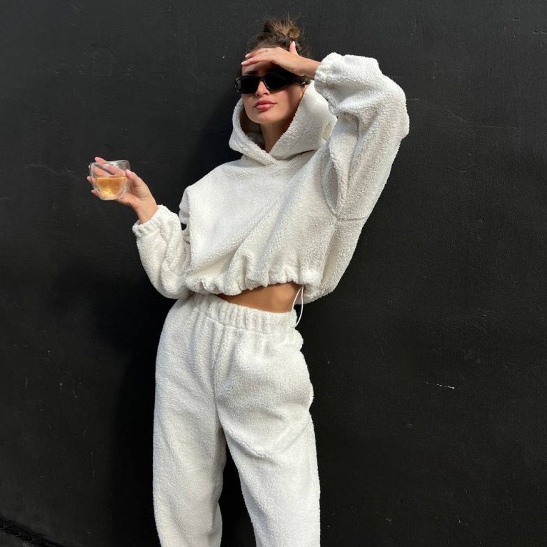 Combinaison en polaire douillette pour femmes avec bords élastiques et capuche Chic und Stil