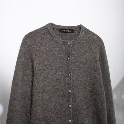 Dames gilet avec de fins détails de boutons et un col rond classique Chic und Stil