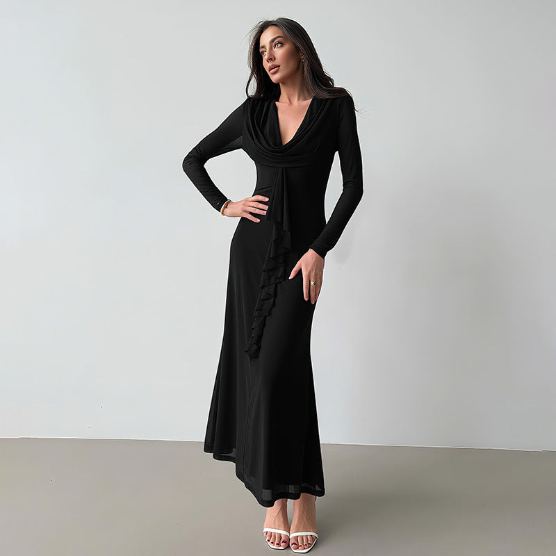 Robe maxi élégante pour femmes avec décolleté en V profond et détail volant Chic und Stil