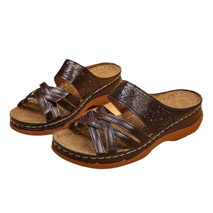 Sandales à brides confortables pour dames avec coupe florale et semelle ergonomique Chic und Stil