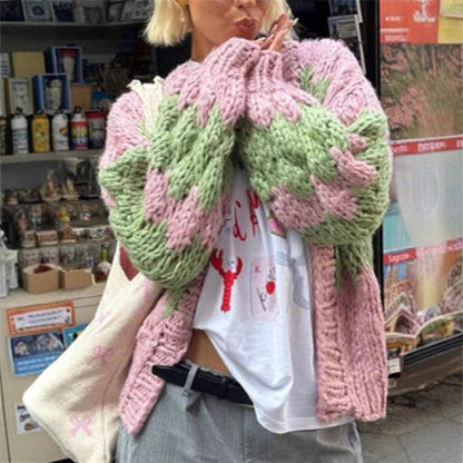 Dame cardigan en tricot épais avec motif en zigzag Chic und Stil